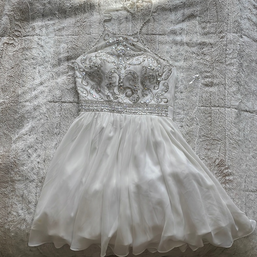 PERFECT WHITE DETAILED SEQUIN MINI DRESS SIZE 4!!